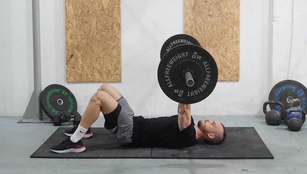 man floor press