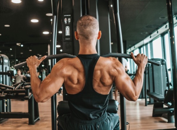 man lat pulldown